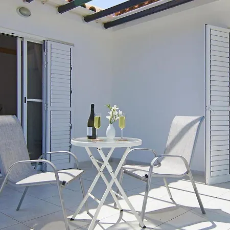 Villa Atchi7 *