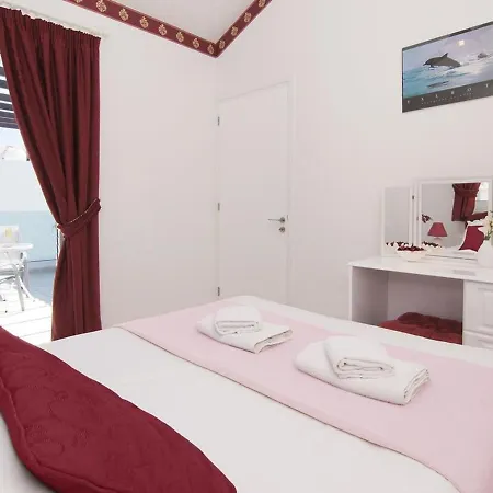 Villa Atchi7 *